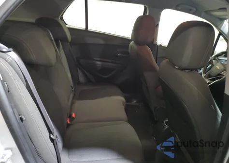 2018 Chevrolet Trax Ls z USA, uszkodzony, nr VIN KL7CJNSB4JB707515